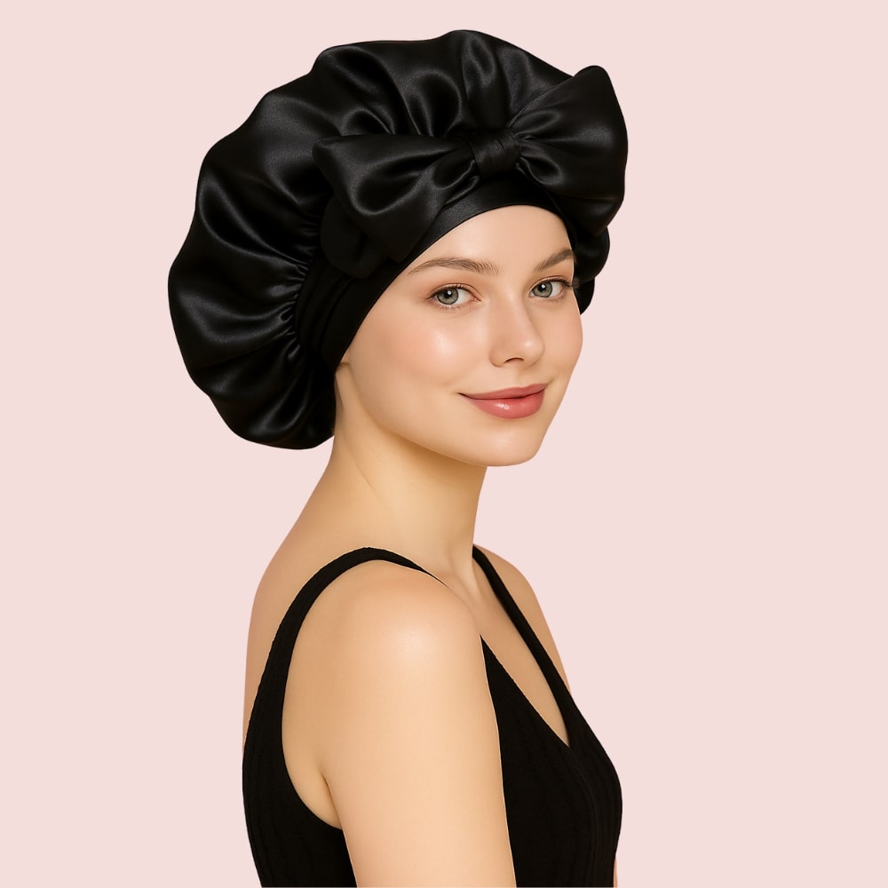 Bonnet en satin — vue détaillée